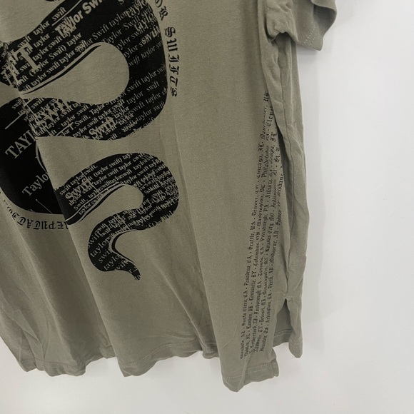Taylor Swift Reputation tour army green snake print tee - Picture 7 of 8